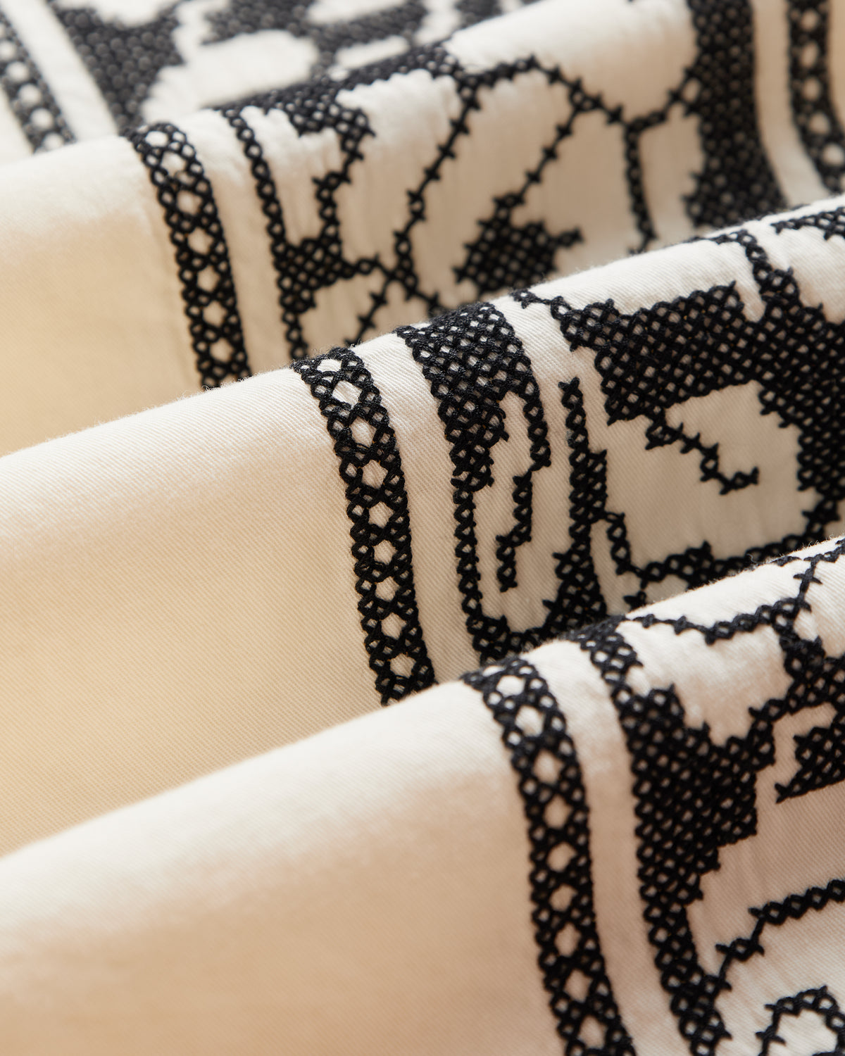 CROSS STITCH - ECRU
